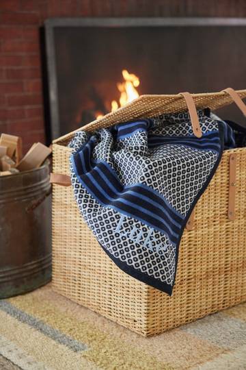 Captain's Classic Midnight Navy Blanket2