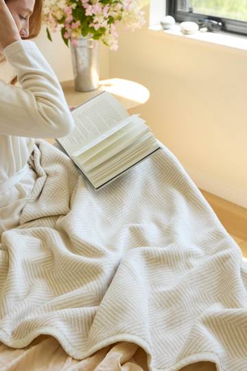 Harborview Herringbone Cream Blanket2