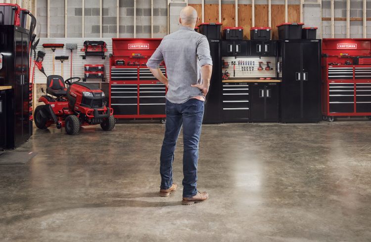 CRAFTSMAN Pro 26-in Red Plastic Lockable Tool Box in the Portable Tool  Boxes department at