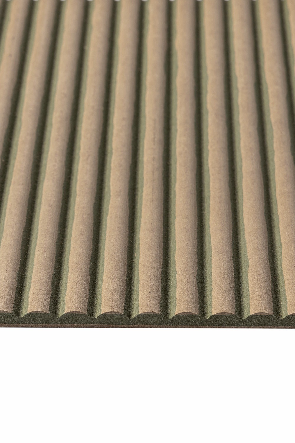 photo that show what features a reeded wooden panel has
