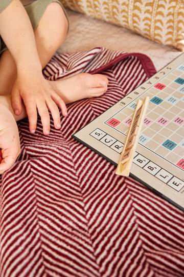 Harborview Herringbone Maroon Blanket5