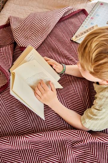 Harborview Herringbone Maroon Blanket6