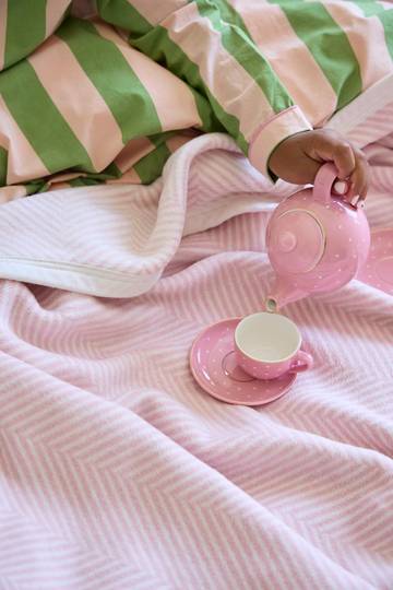 Harborview Herringbone Blush Blanket2