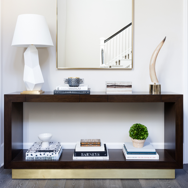 Interior by Sandra Fox. Photo by Amy Bartlam.