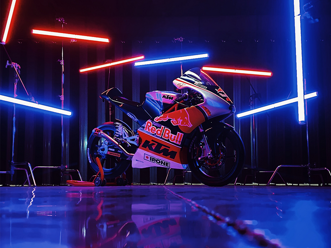 Moto KTM RC250RBR Red Bull MotoGP Rookies Cup