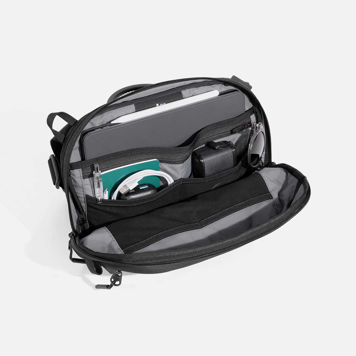 Aer Day Sling 3 Max Black 【美品】 Day Sling 3 Max – Aer