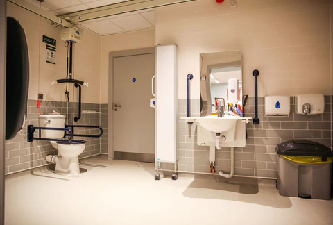 Image of Changing Places Facility with heigh adjustable basin, hoist and table 
