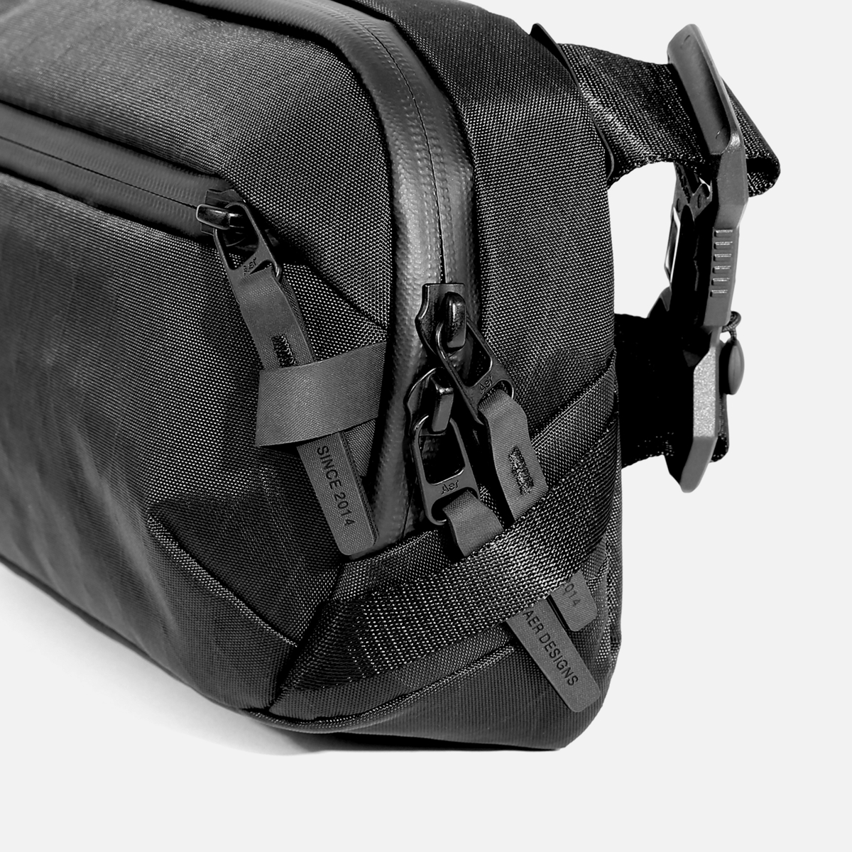 Aer Sling Bag ブラックXPac 美品　価格交渉歓迎！ Day Sling 4 X-Pac – Aer