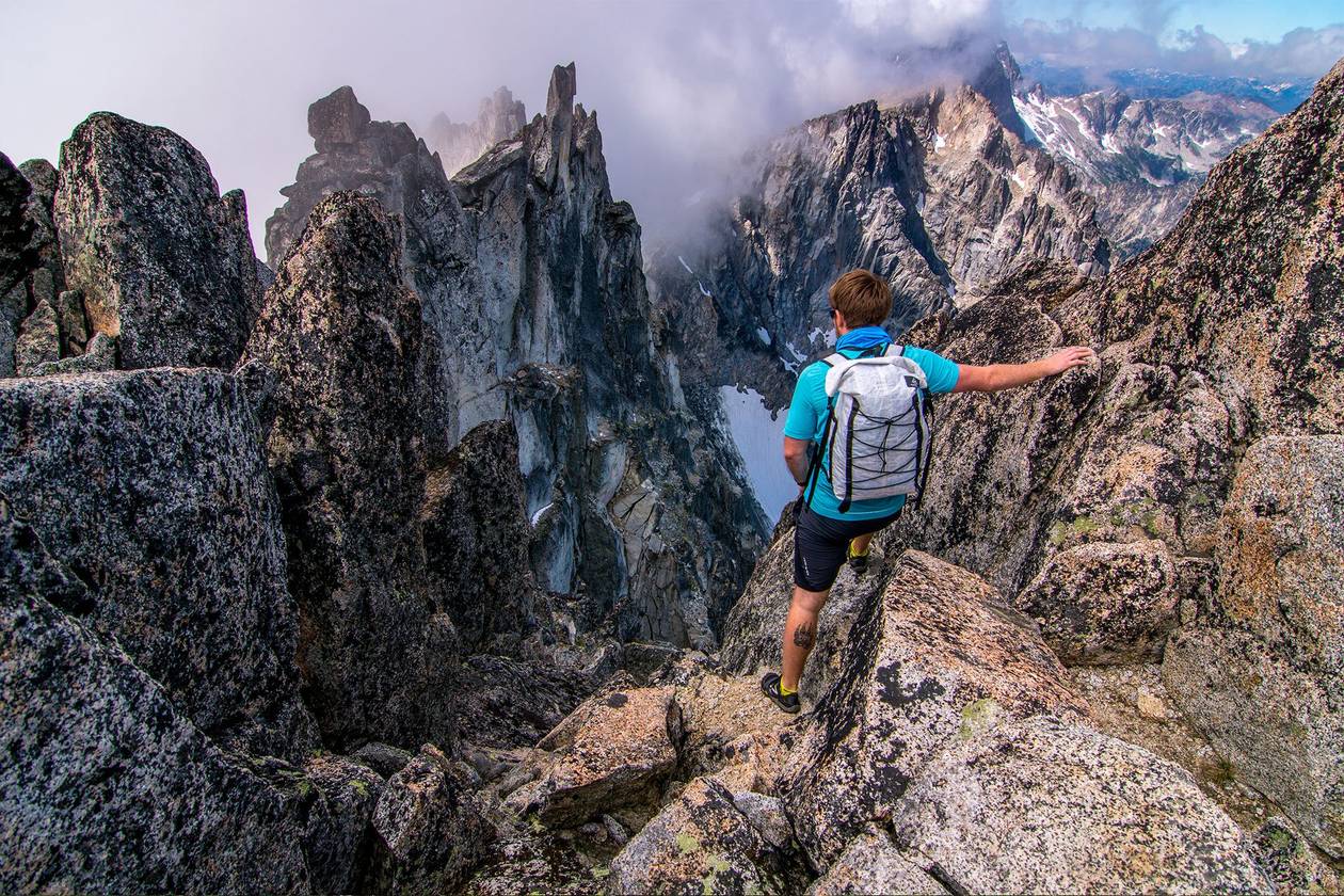 OUR MEDIUM-DUTY HIKING PACK