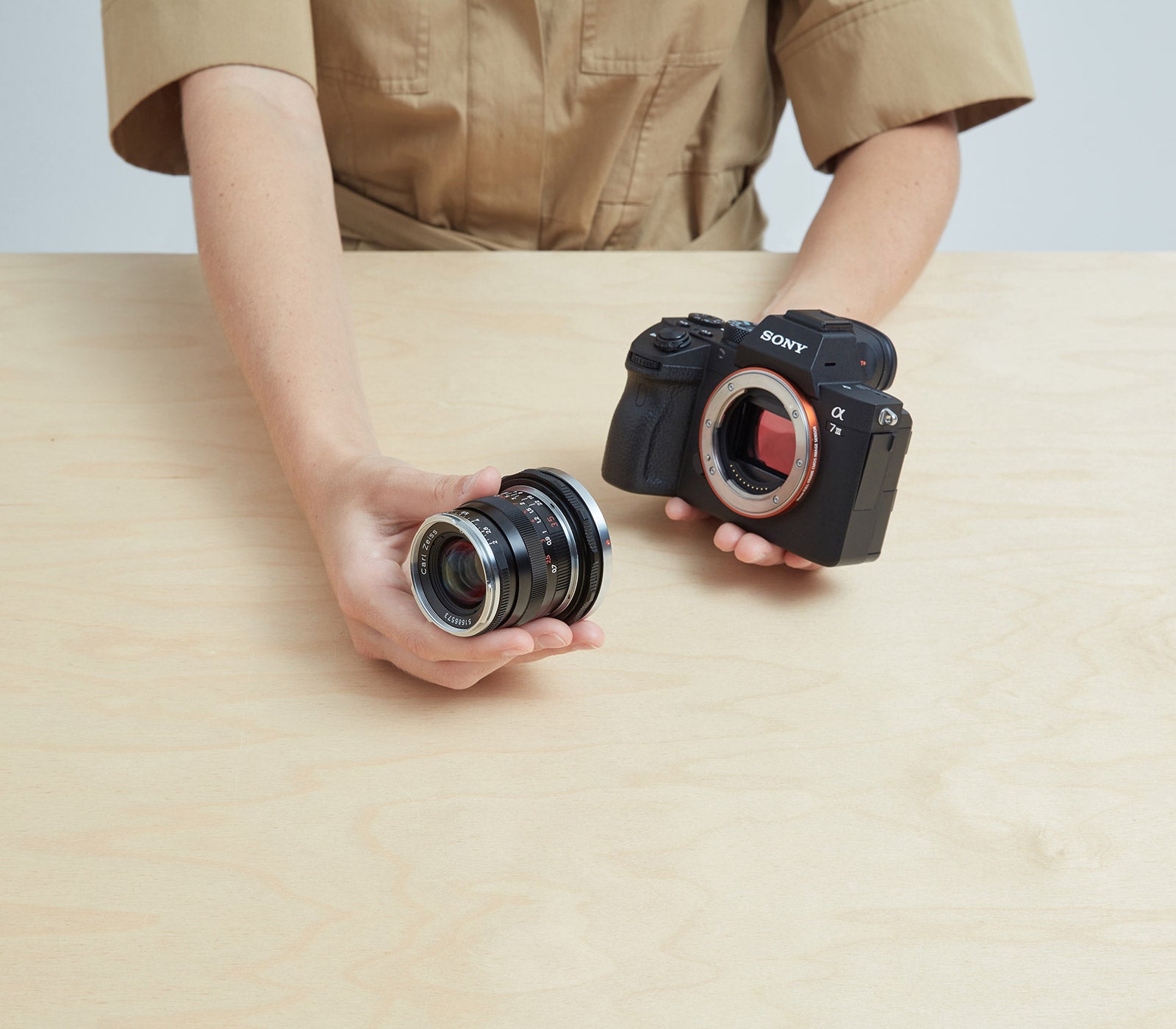 Urth Leica M to Sony E Lens Mount Adapter | Urth Canada