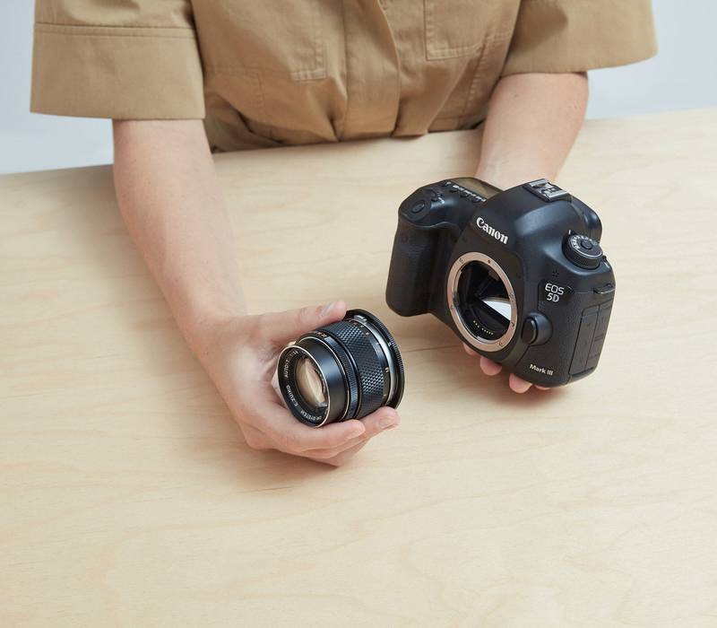 Olympus OM Lens Mount to Canon (EF/EF-S) Camera Mount