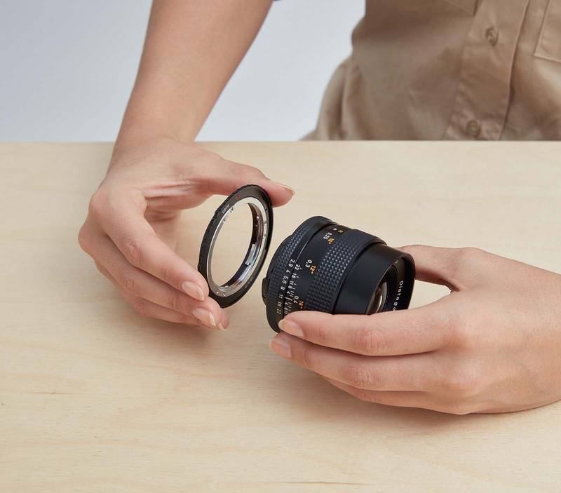 Contax/Yashica (C/Y) Lens Mount to Canon (EF/EF-S) Camera Mount
