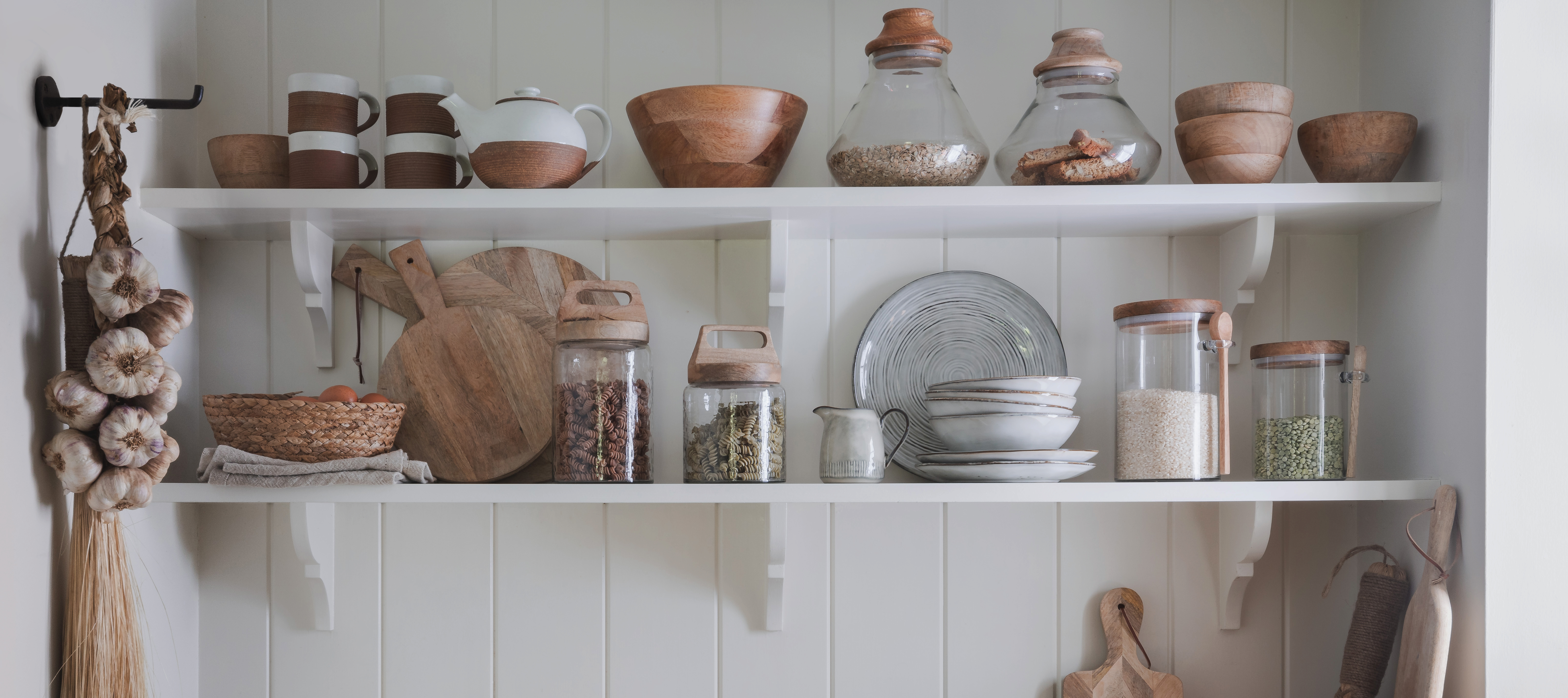 How to Decorate Kitchen Shelves: Stunning Ideas to Transform Your Space 3 How to Decorate Kitchen Shelves: Stunning Ideas to Transform Your Space
