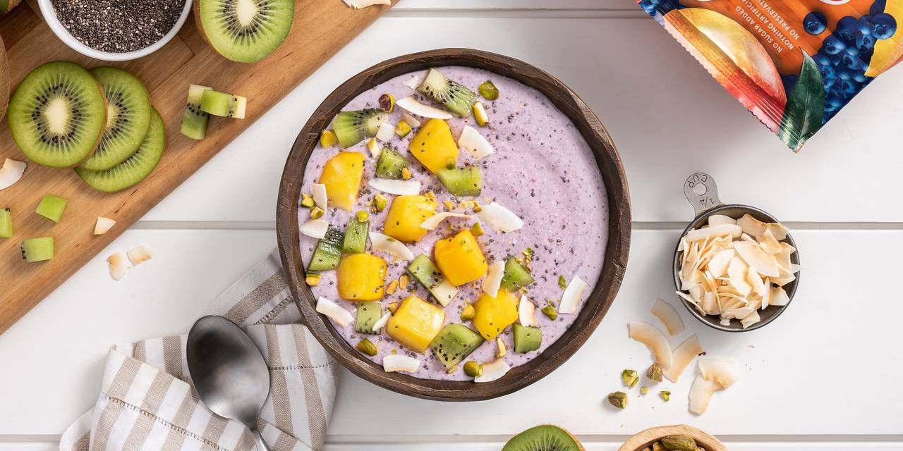3-Ingredient Mango Berry Smoothie Bowl