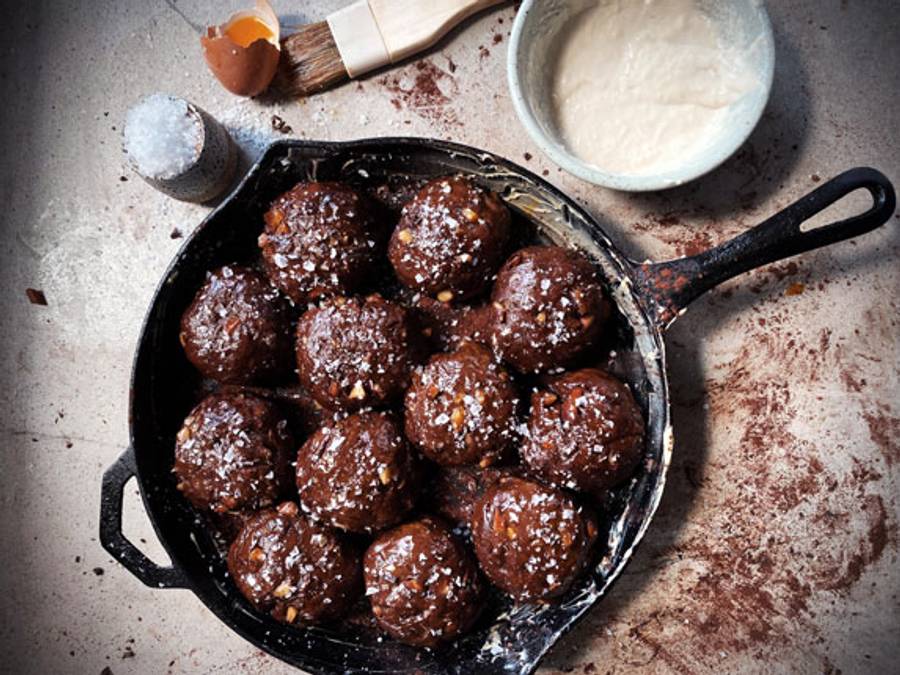Ironclad Salted Almond & Chocolate Hot Cross Buns - pre bake