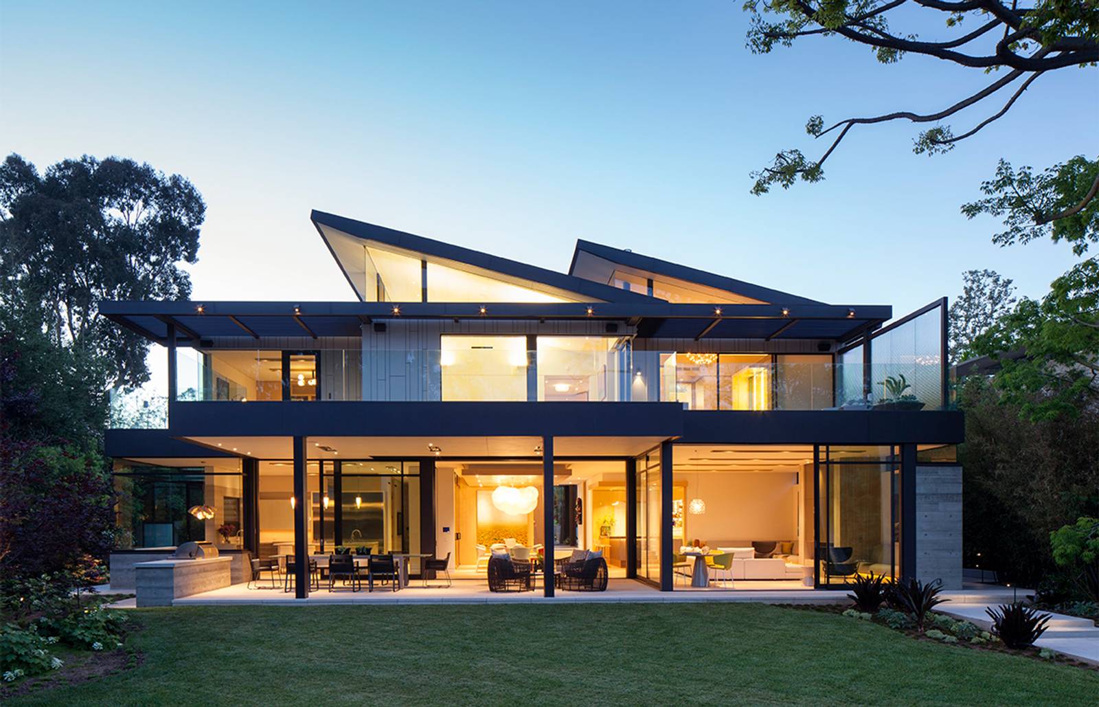 Exterior of house/Photography: Courtesy of Studio William Hefner/A residential project by William Hefner offers a glimpse of the architect's holistic approach to design..
