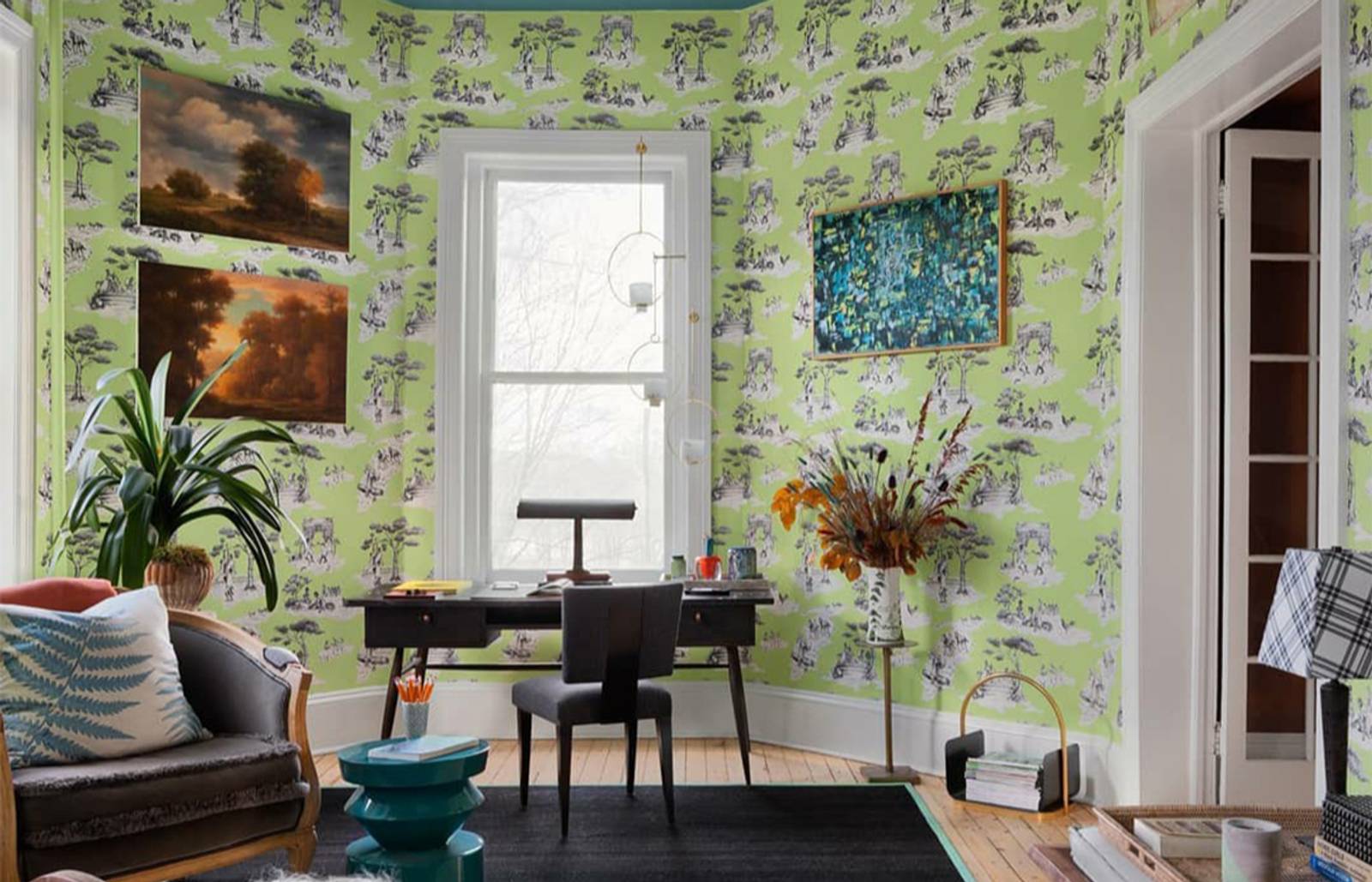 Green sitting room/Photography: Ariel Camilo/A green sitting room comes to life with custom wallpaper—read the story for details!—on the walls and Benjamin Moore's Aegean Teal on the ceiling.