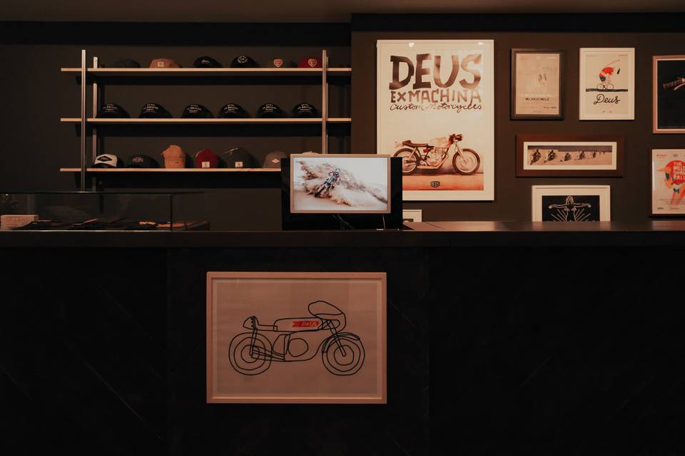 Store - Deus Valencia – Deus Ex Machina USA