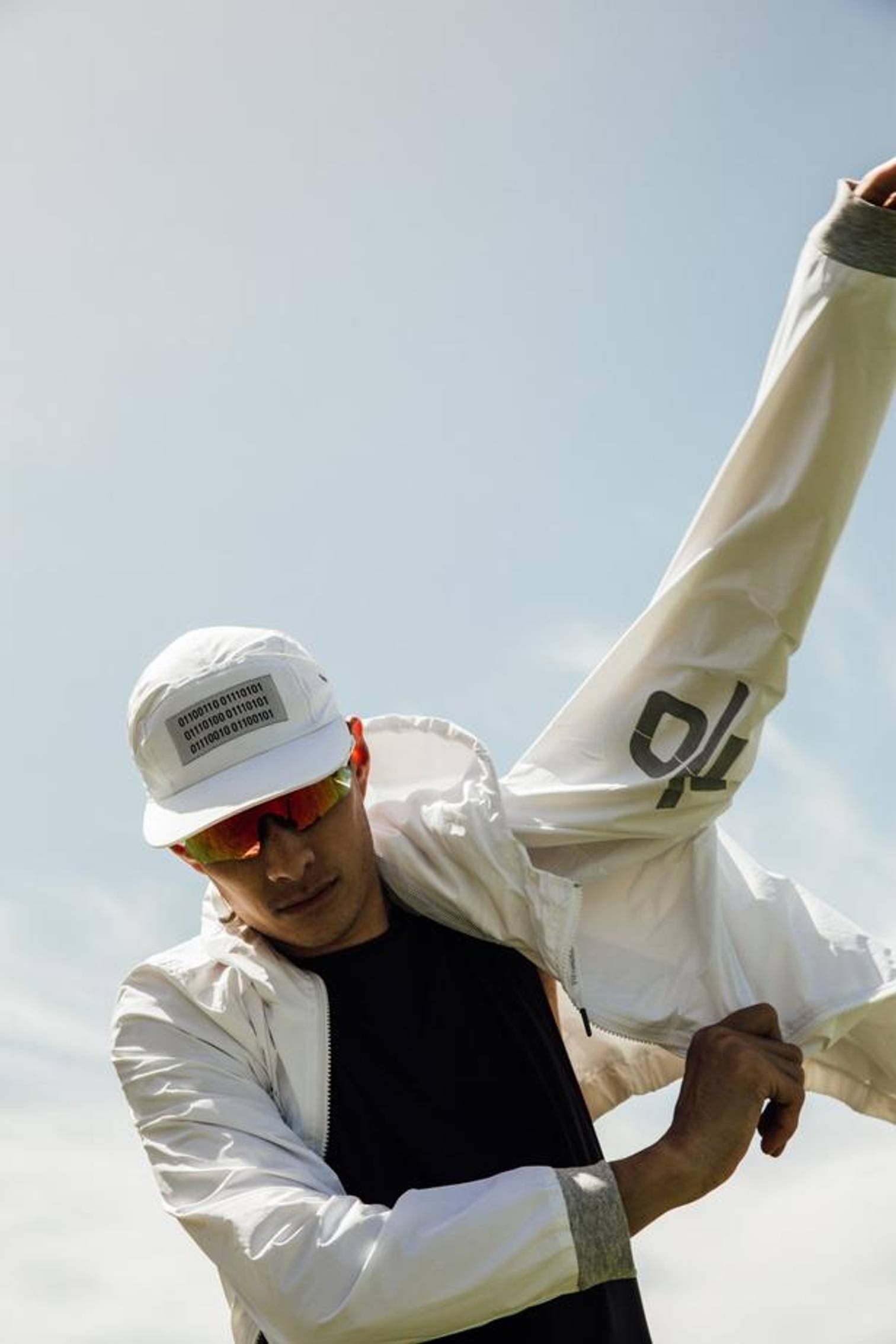 RESHAPING SPORTSWEAR
