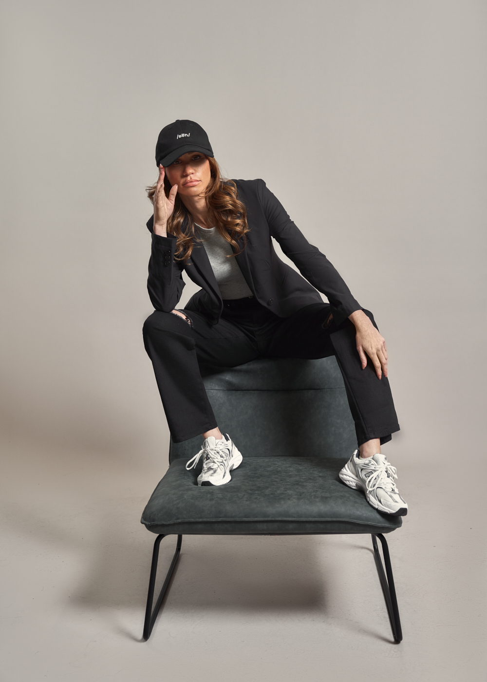 https://senestudio.com/products/cumulus-tshirt-women?variant=41909646065861;Cumulus T-Shirt in Heather Gray ,https://senestudio.com/products/womens-air-straight-jeans?variant=41486082474181;Air Straight Jeans in Jet Black Ripped,https://senestudio.com/products/melrose-flextech-blazer?variant=29932322750536;Melrose FlexTech Blazer in Black