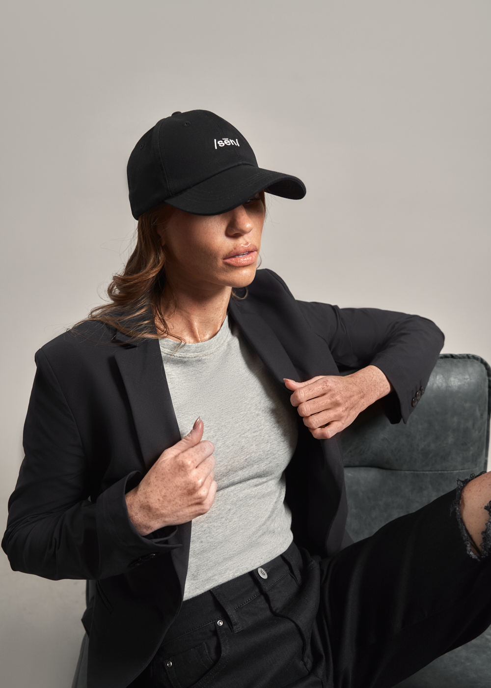 https://senestudio.com/products/cumulus-tshirt-women?variant=41909646065861;Cumulus T-Shirt in Heather Gray ,https://senestudio.com/products/womens-air-straight-jeans?variant=41486082474181;Air Straight Jeans in Jet Black Ripped,https://senestudio.com/products/melrose-flextech-blazer?variant=29932322750536;Melrose FlexTech Blazer in Black