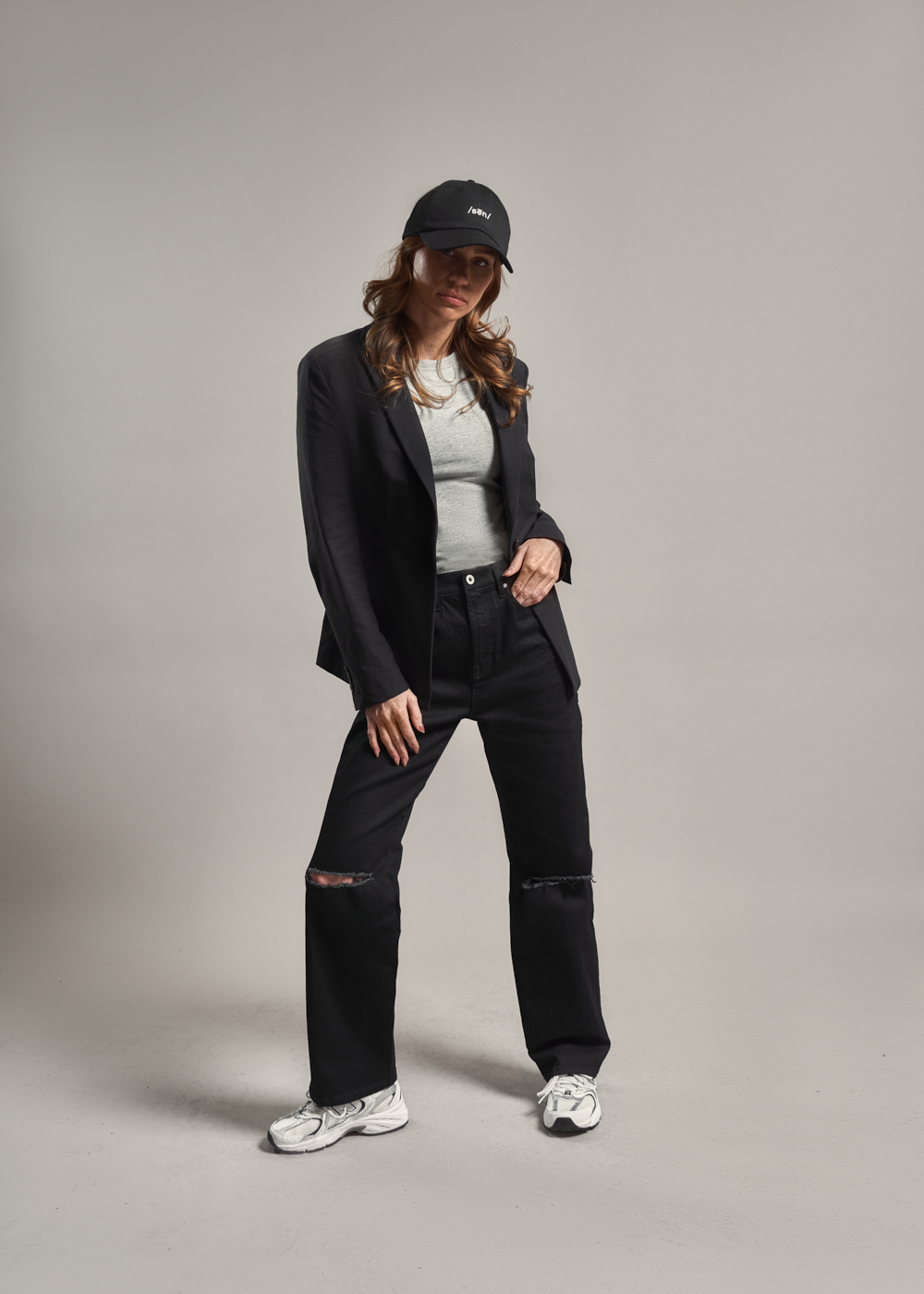 https://senestudio.com/products/cumulus-tshirt-women?variant=41909646065861;Cumulus T-Shirt in Heather Gray ,https://senestudio.com/products/womens-air-straight-jeans?variant=41486082474181;Air Straight Jeans in Jet Black Ripped,https://senestudio.com/products/melrose-flextech-blazer?variant=29932322750536;Melrose FlexTech Blazer in Black