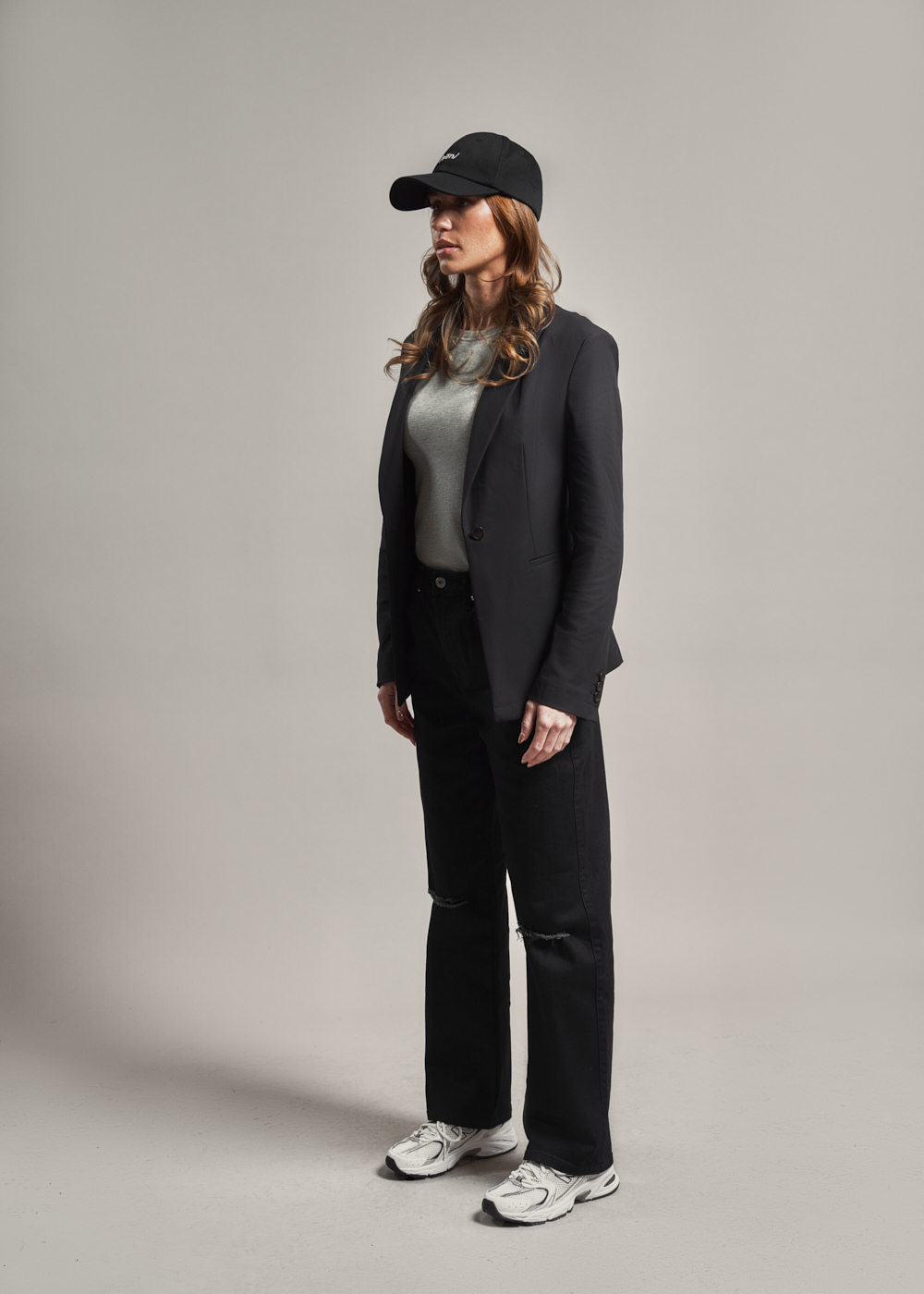 https://senestudio.com/products/cumulus-tshirt-women?variant=41909646065861;Cumulus T-Shirt in Heather Gray ,https://senestudio.com/products/womens-air-straight-jeans?variant=41486082474181;Air Straight Jeans in Jet Black Ripped,https://senestudio.com/products/melrose-flextech-blazer?variant=29932322750536;Melrose FlexTech Blazer in Black