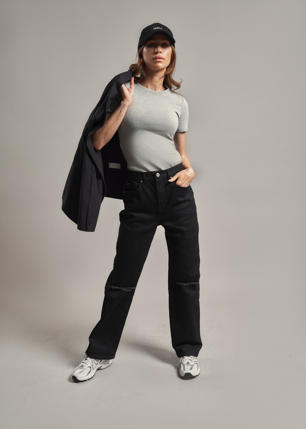 https://senestudio.com/products/cumulus-tshirt-women?variant=41909646065861;Cumulus T-Shirt in Heather Gray ,https://senestudio.com/products/womens-air-straight-jeans?variant=41486082474181;Air Straight Jeans in Jet Black Ripped,https://senestudio.com/products/melrose-flextech-blazer?variant=29932322750536;Melrose FlexTech Blazer in Black