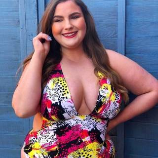 Curvy Kate Sea Leopard Non Wired Plunge Swimsuit Print Mix as worn by @lauren_dungey
