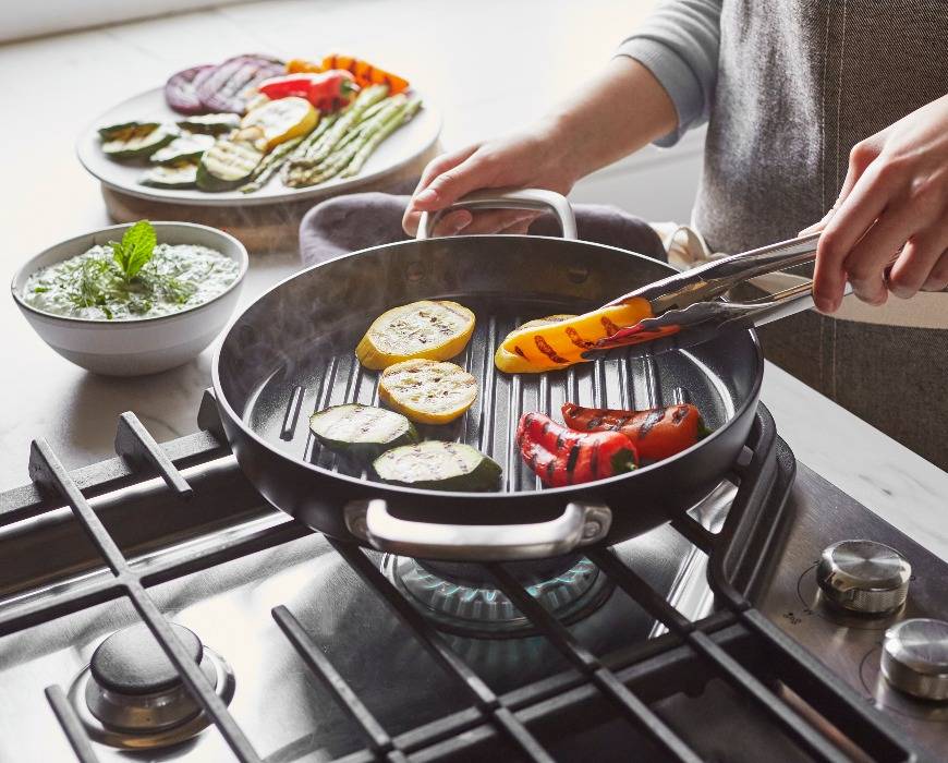 Order a Square Grill Pan That Delivers Appetizing Grill Marks