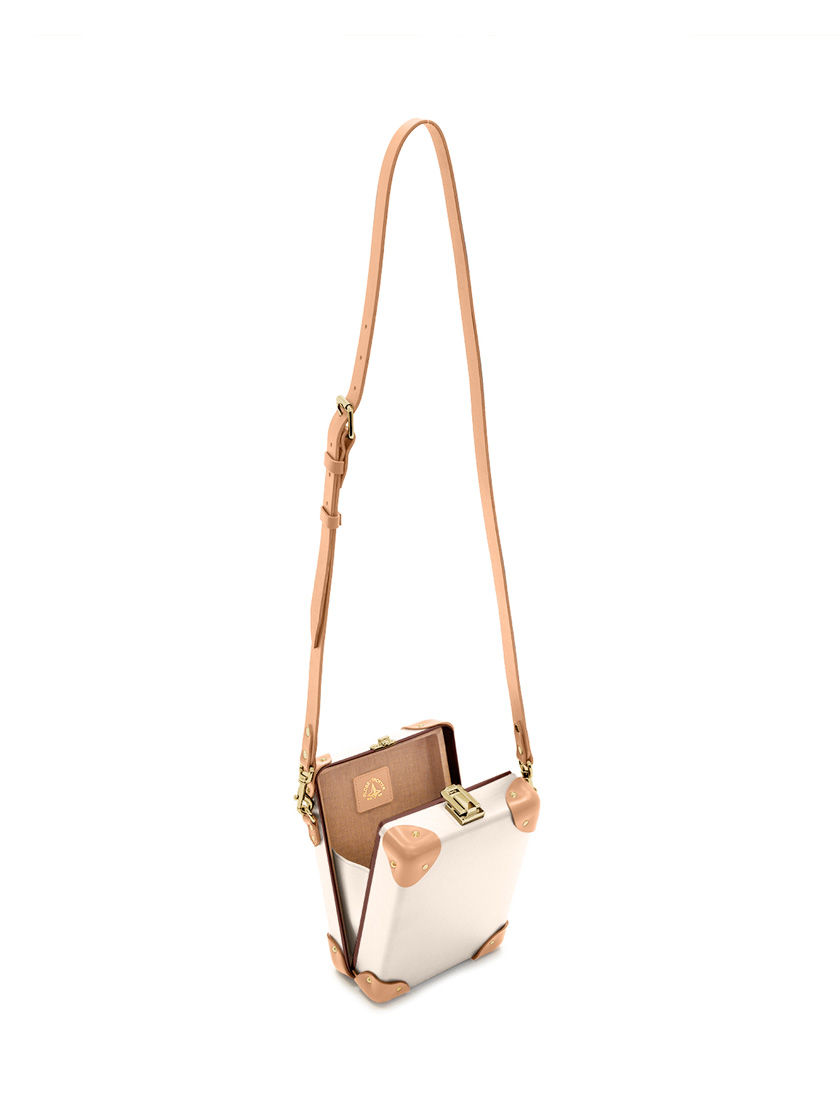 Messenger-Case_Ivory_Natural_HANGING-OPEN_840