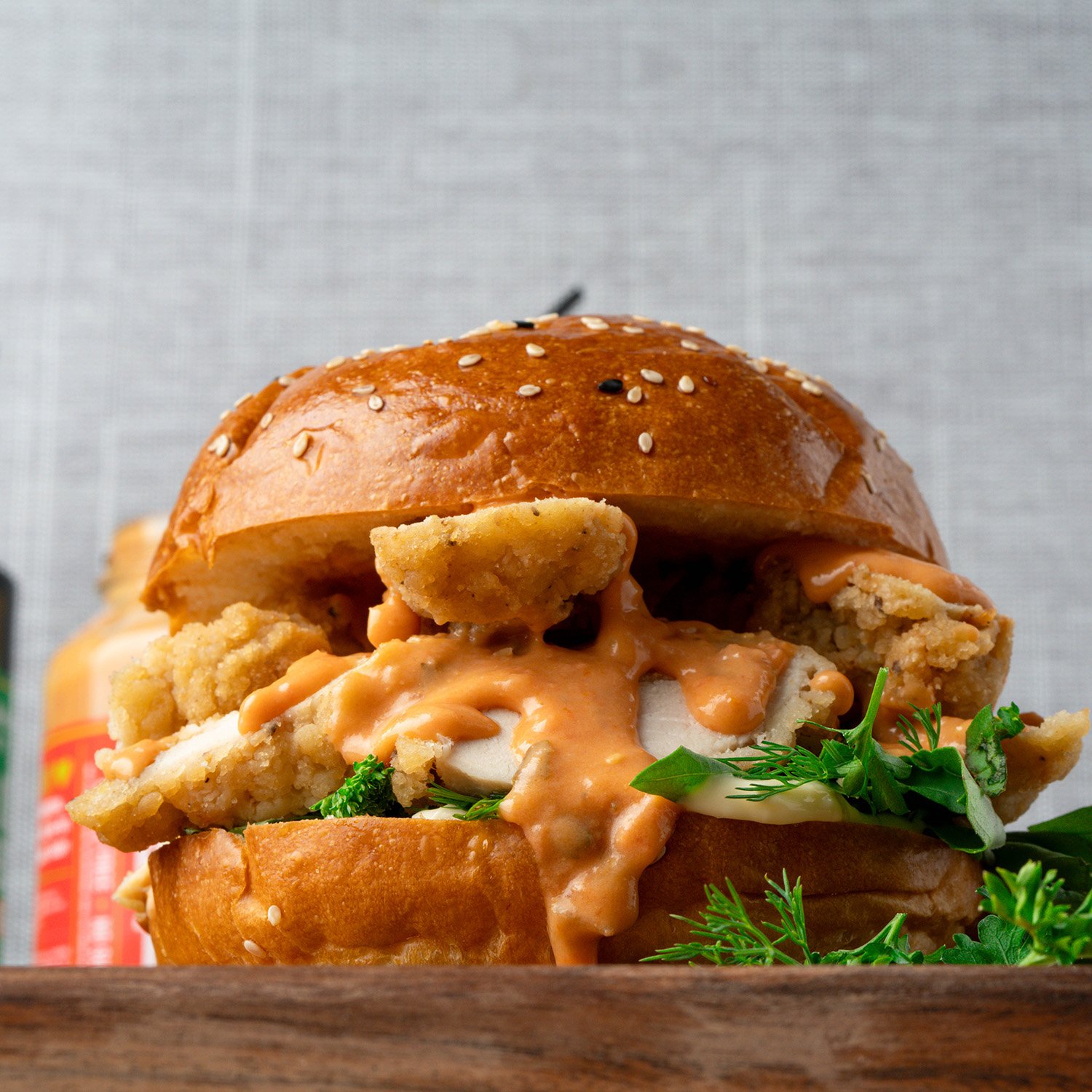 5-minute tomato parm fried chicken sando made with Sonoma Gourmet's creamy tomato parmesan