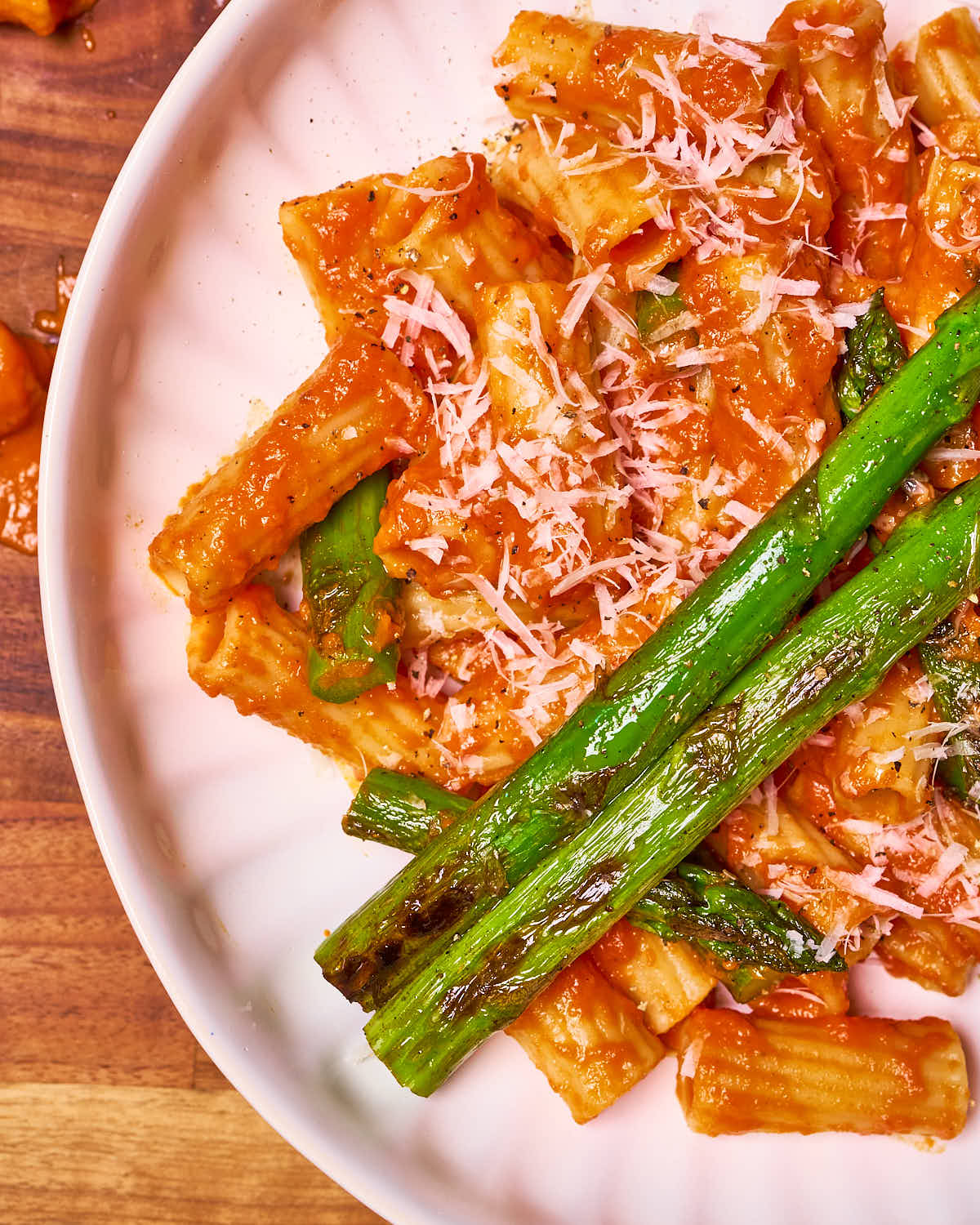 Rigatoni with grilled asparagus made with Sonoma Gourmet's vodka cream sauce