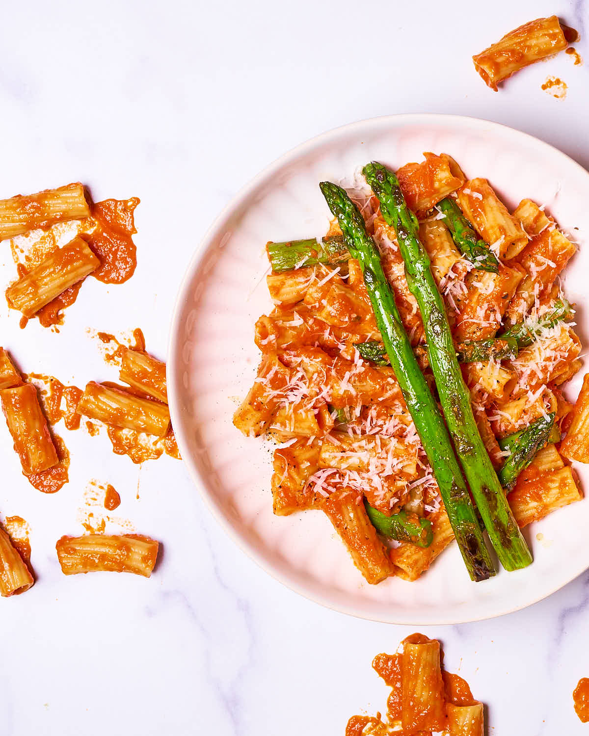 Rigatoni with grilled asparagus made with Sonoma Gourmet's vodka cream sauce