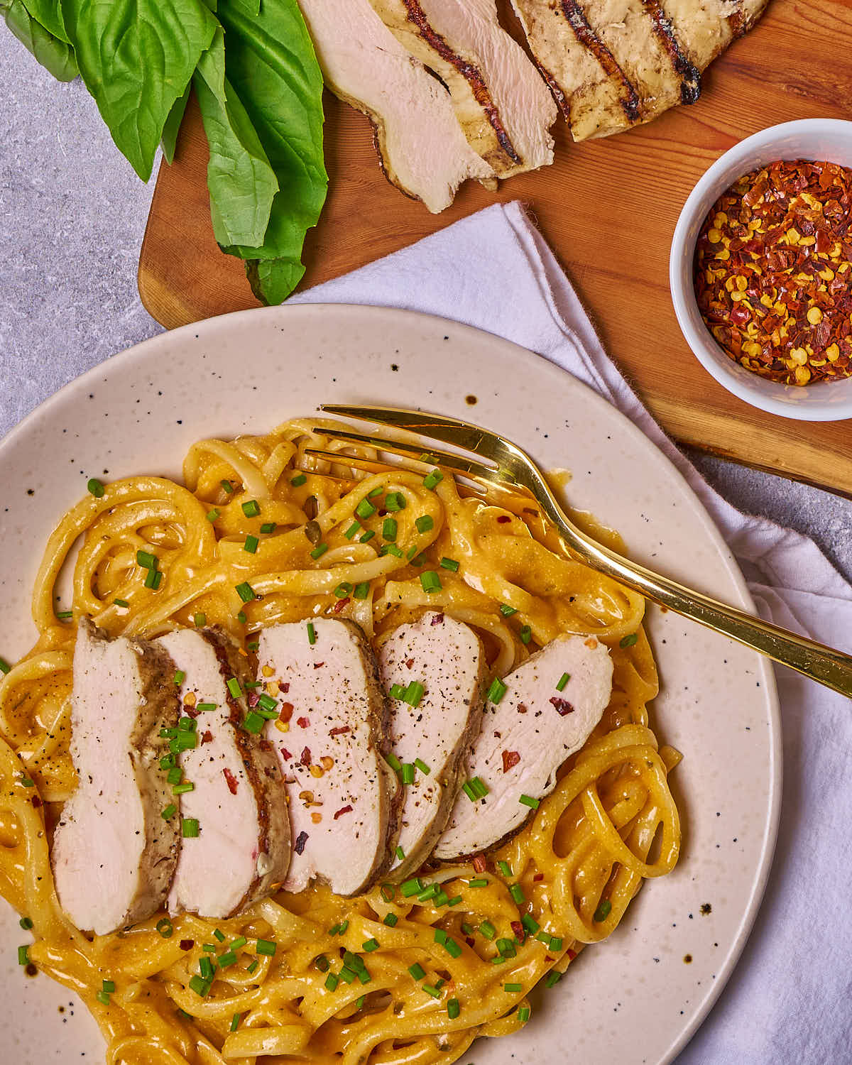 Creamy buffalo ranch linguine made with Sonoma Gourmet's creamy buffalo ranch pasta sauce and proof 100 california extra virgin olive oil