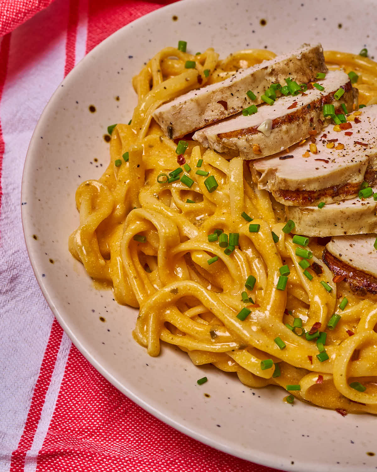 Creamy buffalo ranch linguine made with Sonoma Gourmet's creamy buffalo ranch pasta sauce and proof 100 california extra virgin olive oil
