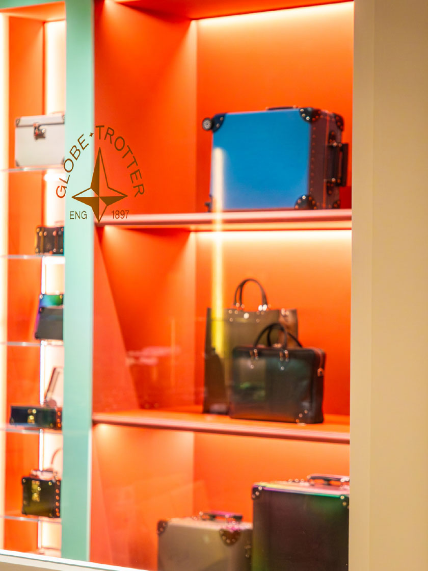 globe-trotter-shinsaibashi-store-interior-display