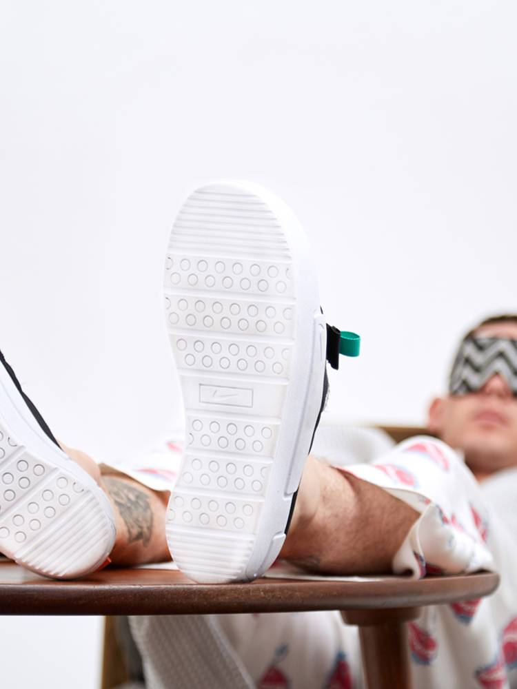 mens nike offline