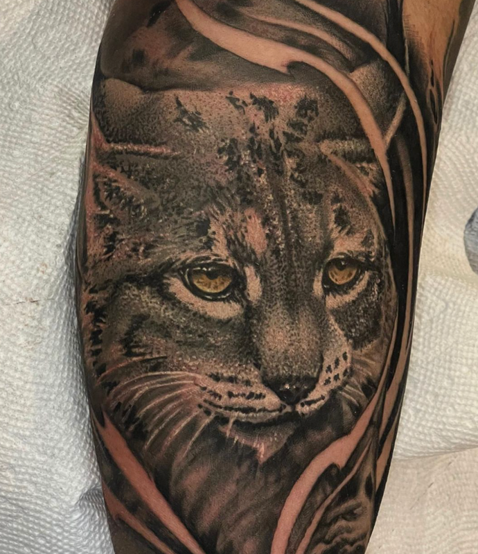 <p>Find Me @
<br>
<strong>Pride N Envy Tattoos</strong></p>