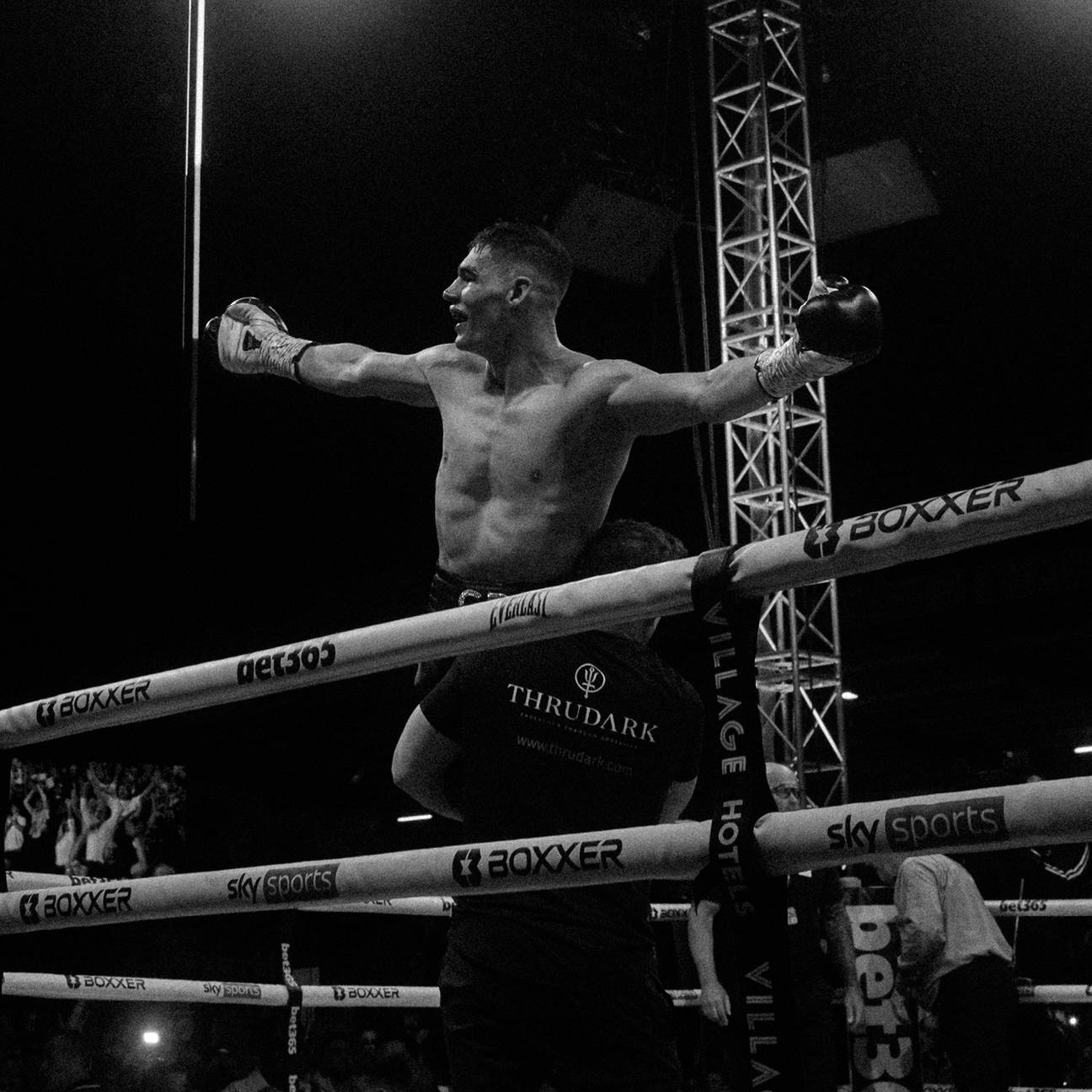World Title Glory For Chris Billam Smith ThruDark News ThruDark US world-title-glory-for-chris-billam-smith-thrudark-news-thrudark-us