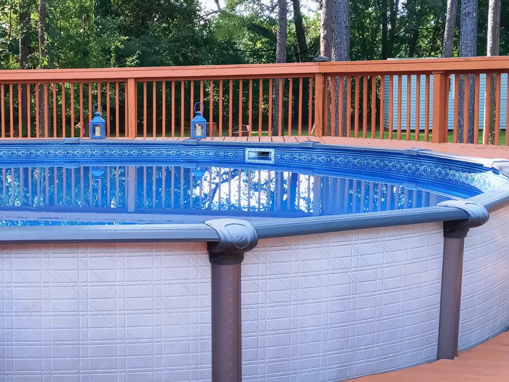 Mystri Gold Liner in a Melenia Round Pool