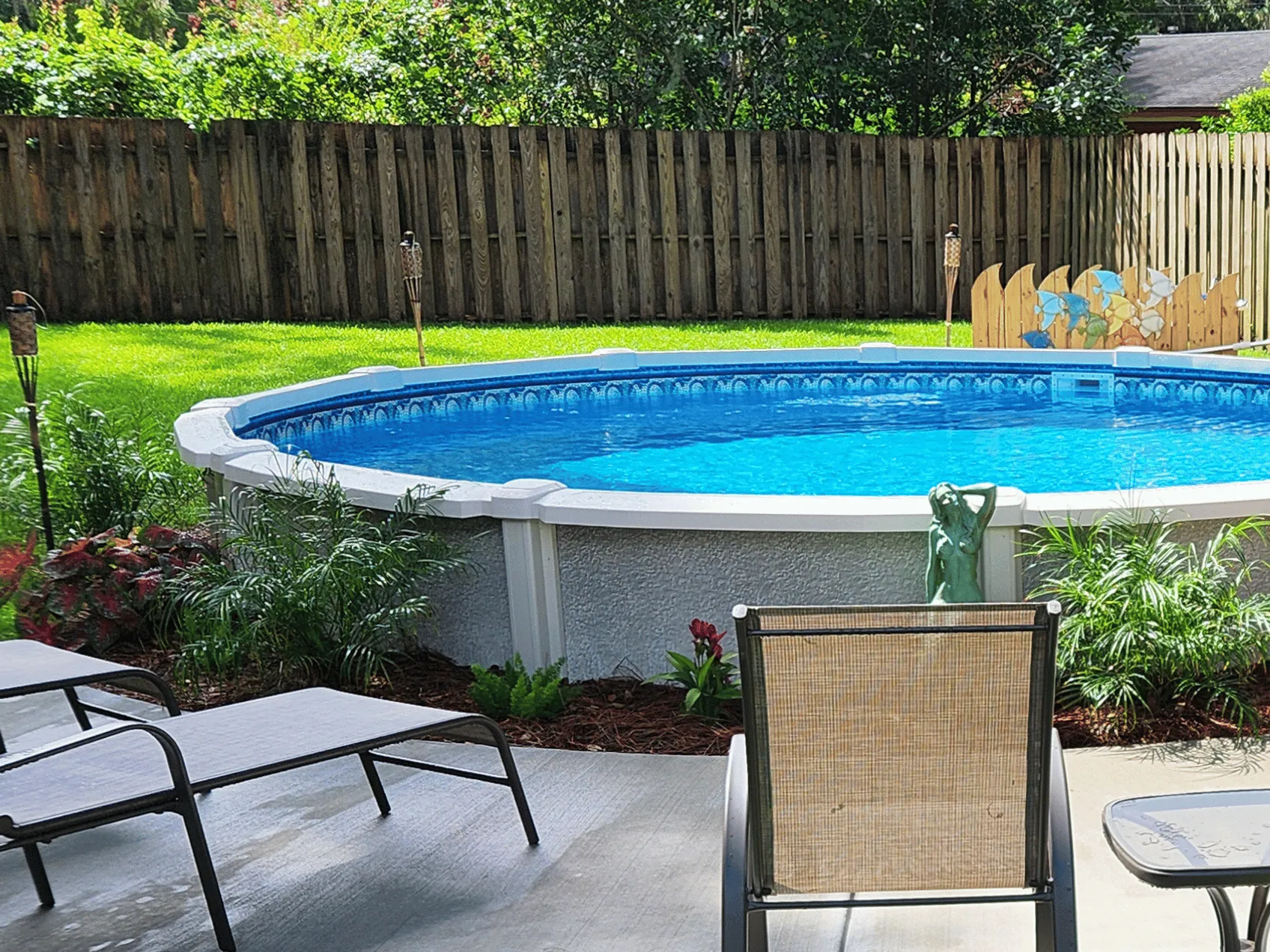 Beach Haven oval Uni-bead pool liner in a Saltwater 8000 oval pool
