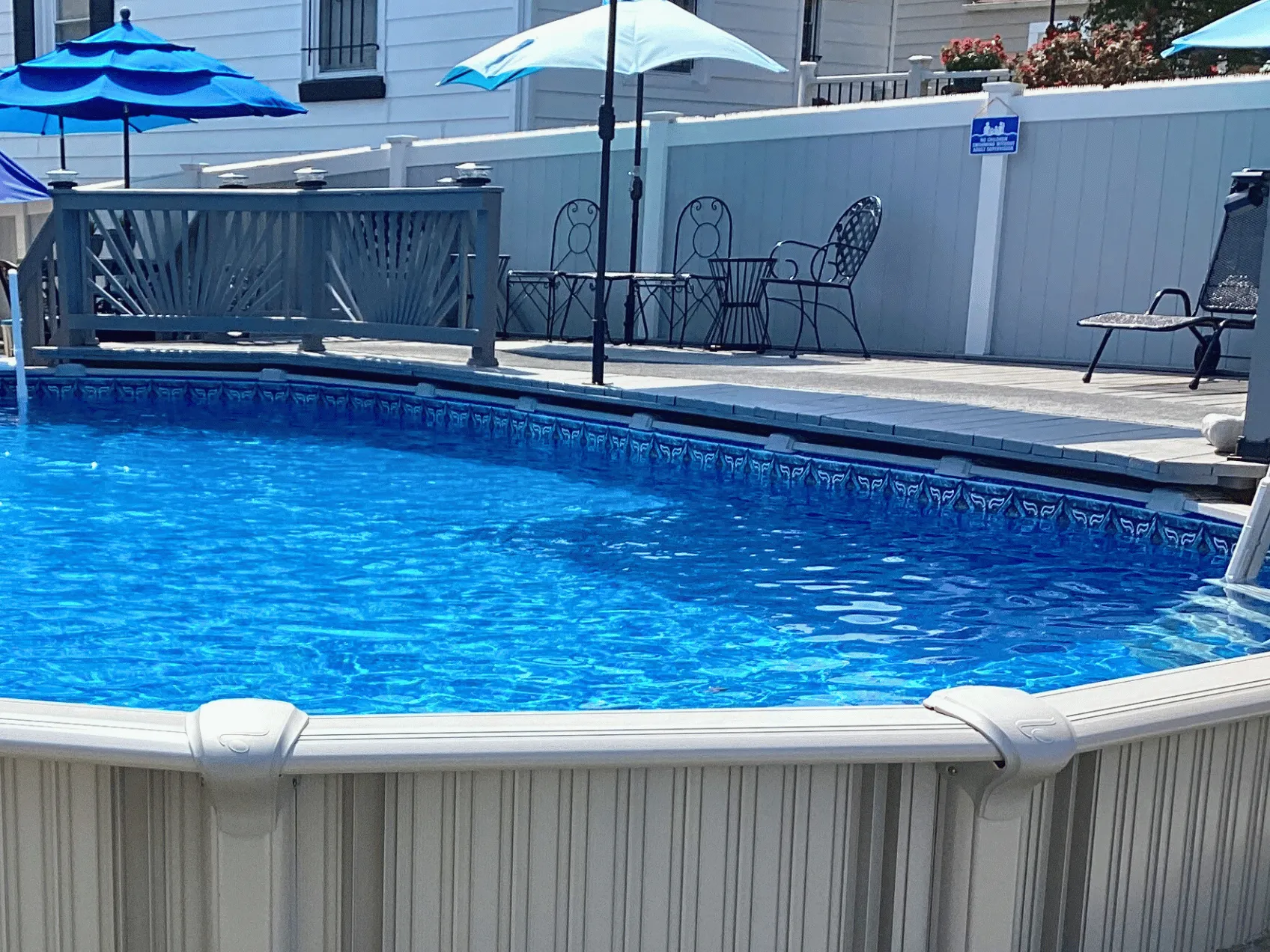 Intrepid oval Beaded pool liner in a Intrepid oval pool