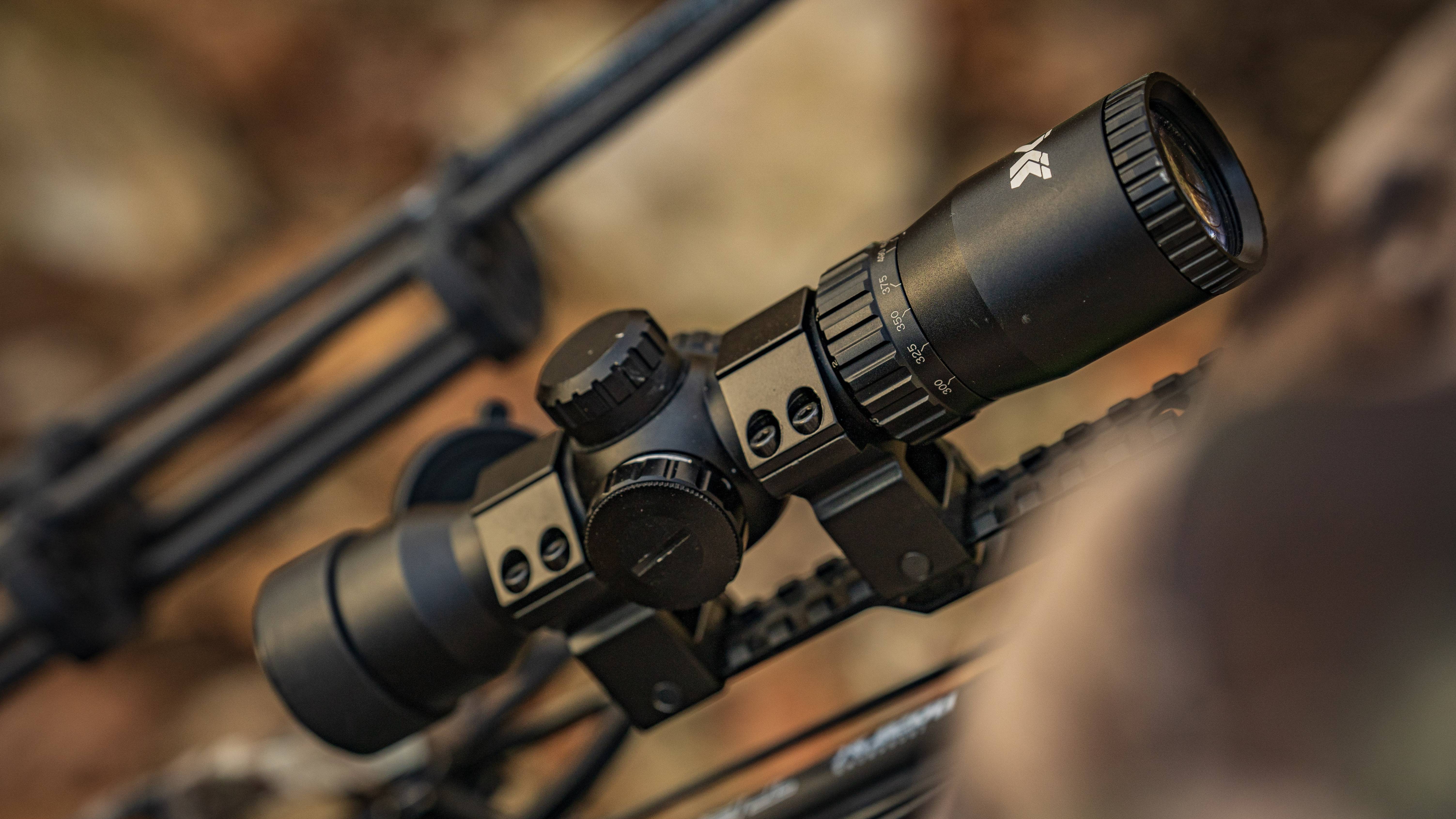 Close up image of the Speed Comp Scope for crossbow from BearX. 