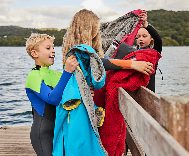 How To Choose The Right Changing Robe For Swimming