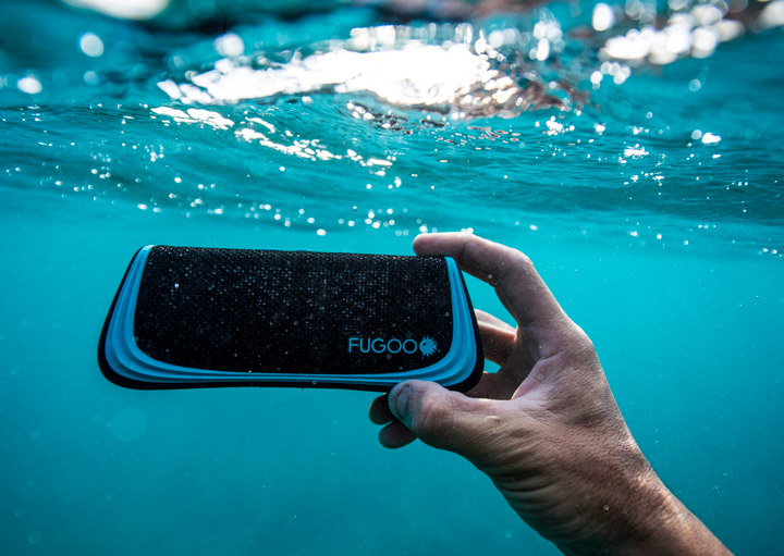 bluetooth speaker playing under water
