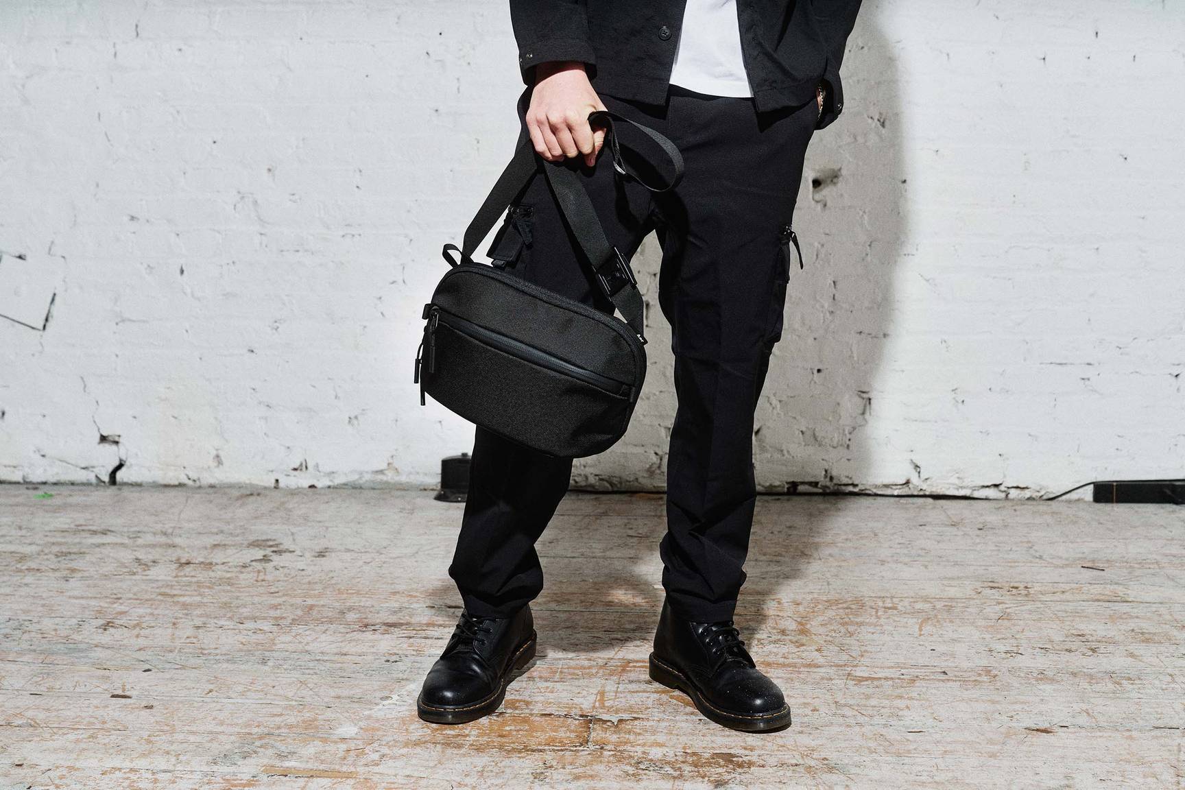 Aer day top sling black