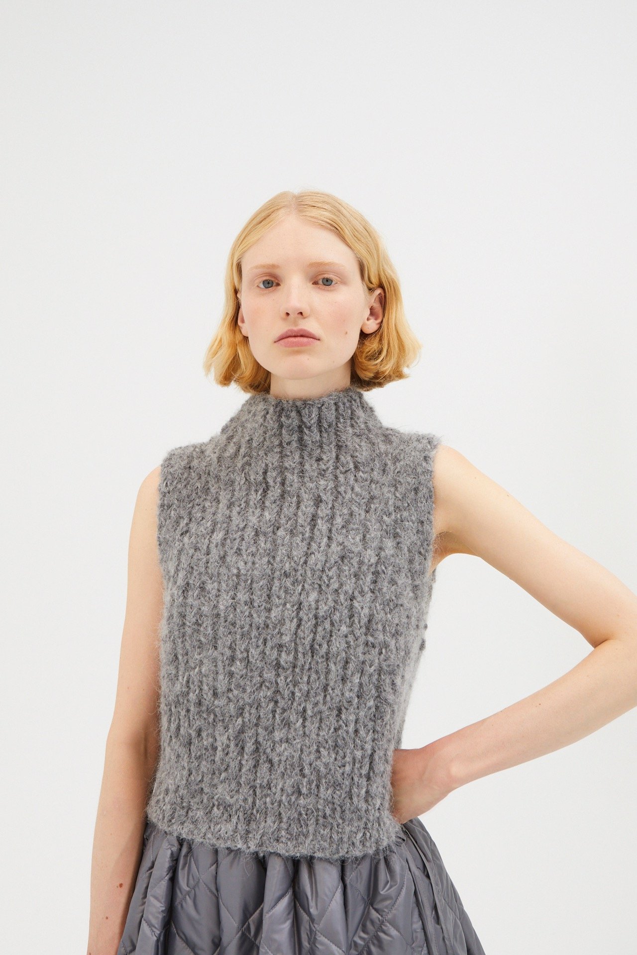 GEORGIA | VEST HAND KNITTED ALPACA GREY