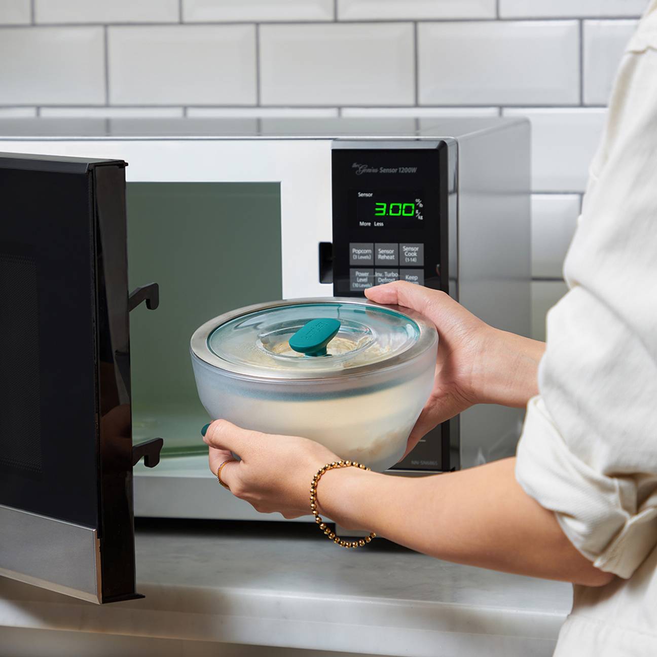 How to Cook Rolled Oats in the Microwave Anyday