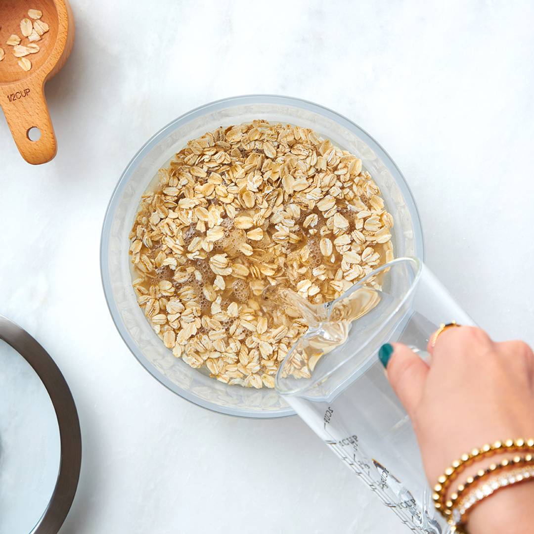 How to Cook Rolled Oats in the Microwave Anyday